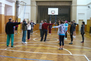Cvičení Bothmerovy gymnastiky v Praze Jinonicích